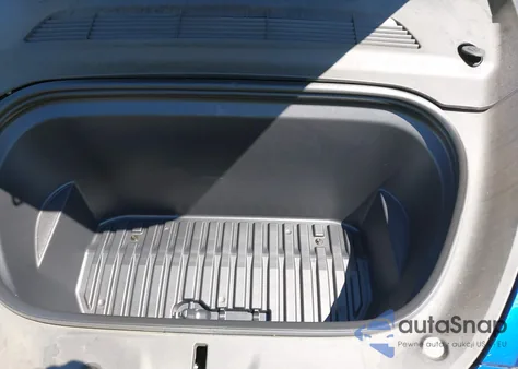 2022 Tesla Model Y Long Range Dual Motor All-Wheel Drive z USA, uszkodzony, nr VIN 7SAYGDEE0NF454724